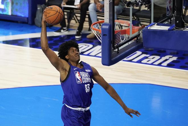 通过稳定的 通过稳定的